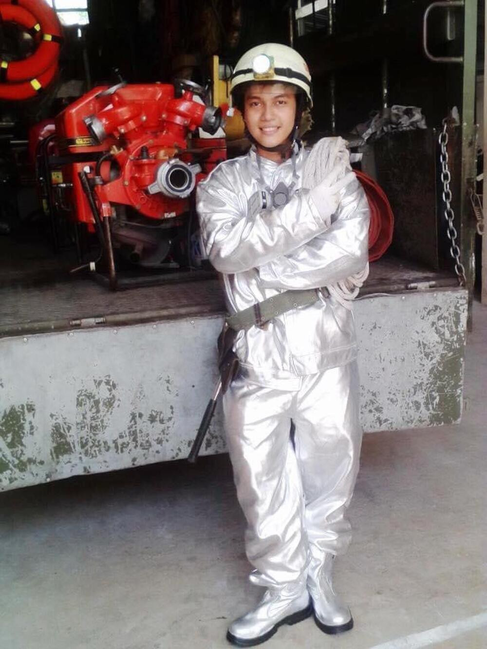 Chuyện nghề chàng lính cứu hỏa một mình xông vào biển lửa cứu gia đình 7 người bị mắc kẹt Ảnh 1