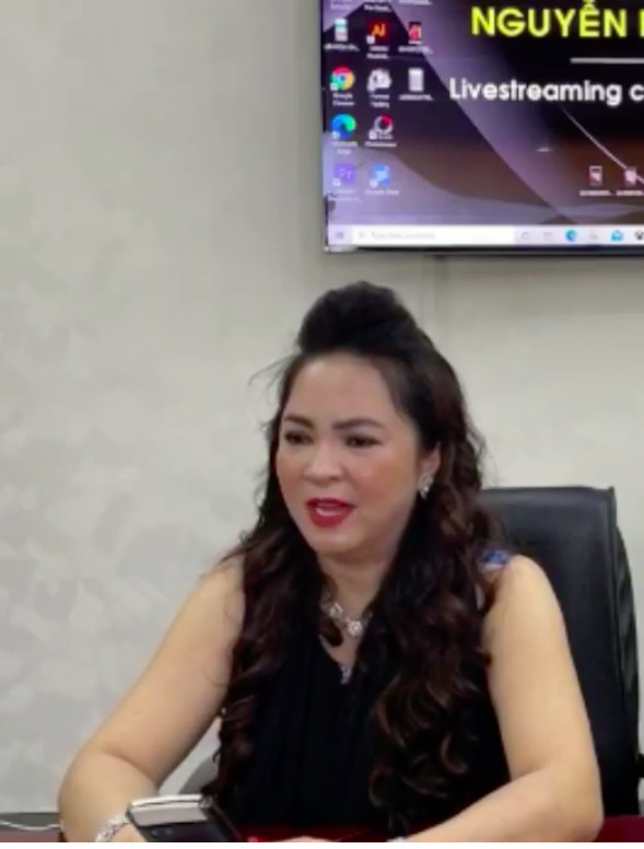 Vợ ông Dũng 'lò vôi' bật khóc khi các con hỏi: 'Mẹ là người tốt, sao người ta chửi mẹ như vậy?' Ảnh 4