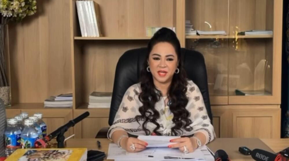 Tưởng đã hết ân oán, bà Phương Hằng 'lại lôi' Trịnh Kim Chi ra chỉ trích: 'Tôi chửi cho tắt bếp, sấp mặt'