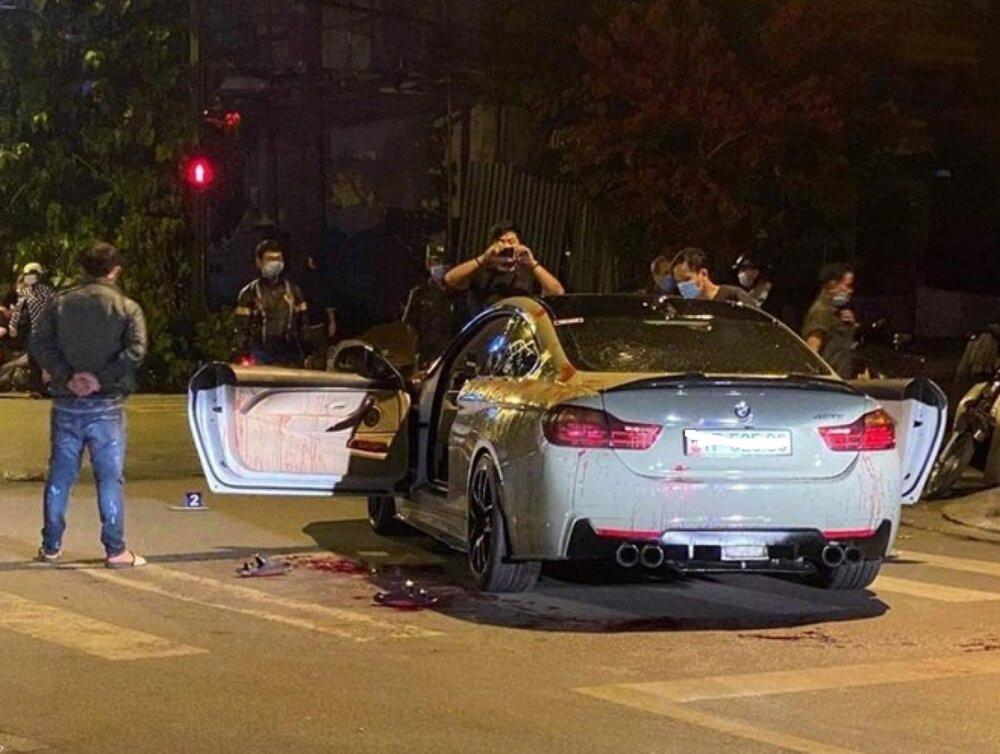 Hai người đi BMW bị chém trọng thương vì tiếng pô nổ to Ảnh 1