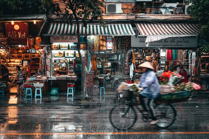 Dự báo thời tiết hôm nay và ngày mai 15/5: Hà Nội và TPHCM buổi trưa oi nóng, mưa dông vào chiều tối