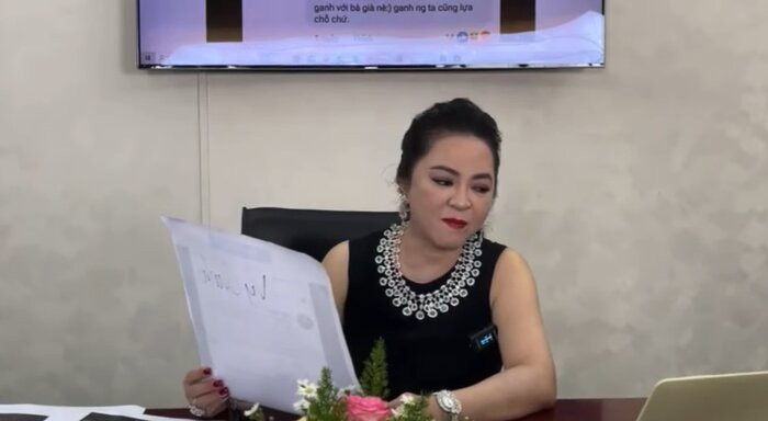 Vy Oanh 'đáp trả' sâu cay bà Phương Hằng sau khi bị tố 'cặp đại gia': 'Cô giữ sức khỏe để chửi con nha'