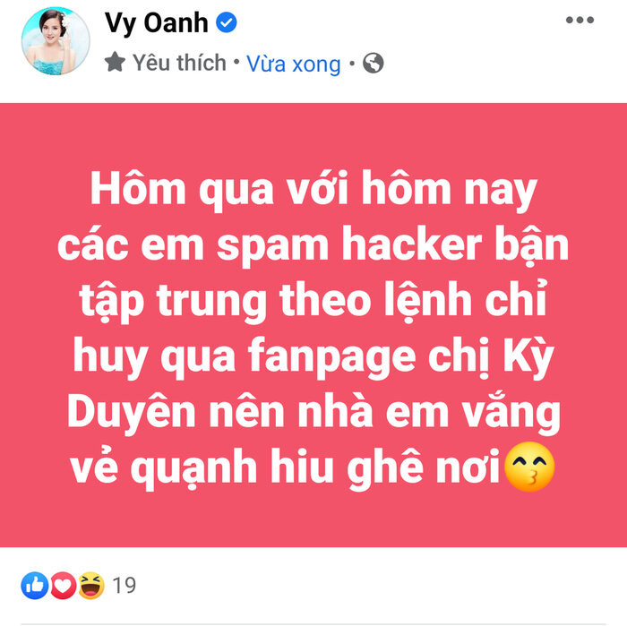 Vy Oanh lại công kích bà Phương Hằng, buông lời 'mỉa mai' vì bị MC Kỳ Duyên 'chiếm sóng'