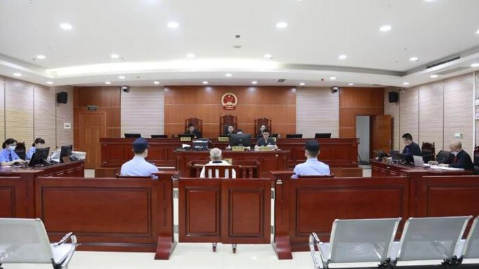 Bị 'tiểu tam' giả danh bác sĩ rồi tiêm thuốc độc, 'chính thất' vẫn tha thứ nhưng cái kết không như mơ