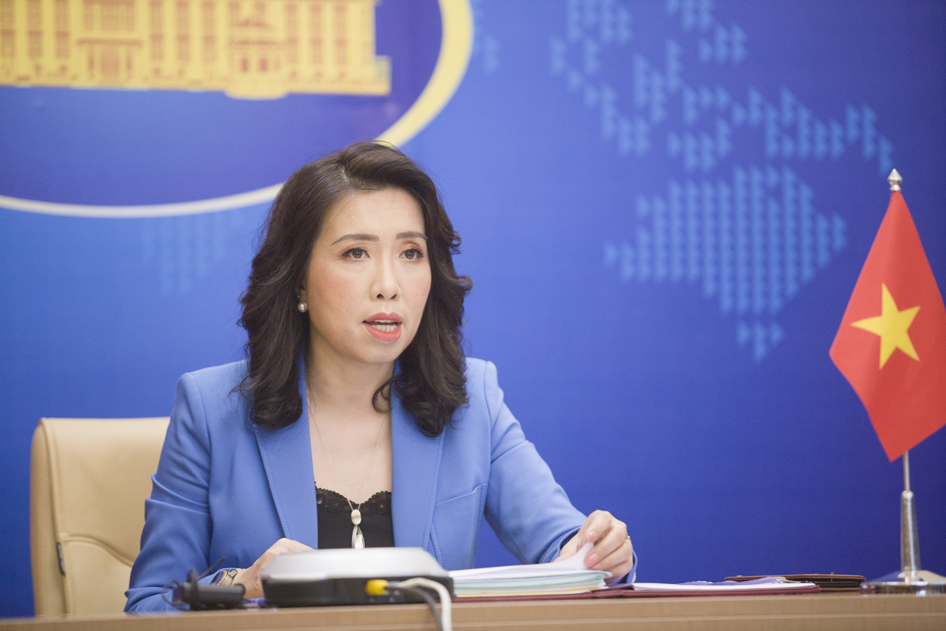 Bộ Ngoại giao lên tiếng về điều chỉnh thời gian cách ly với người nhập cảnh tại Việt Nam - Ảnh 1.