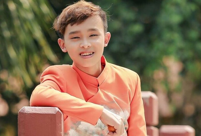 Cư dân mạng đặt nghi vấn tâm thư Hồ Văn Cường gửi mẹ nuôi Phi Nhung giữa tâm bão: 'Chắc gì do bé viết?'