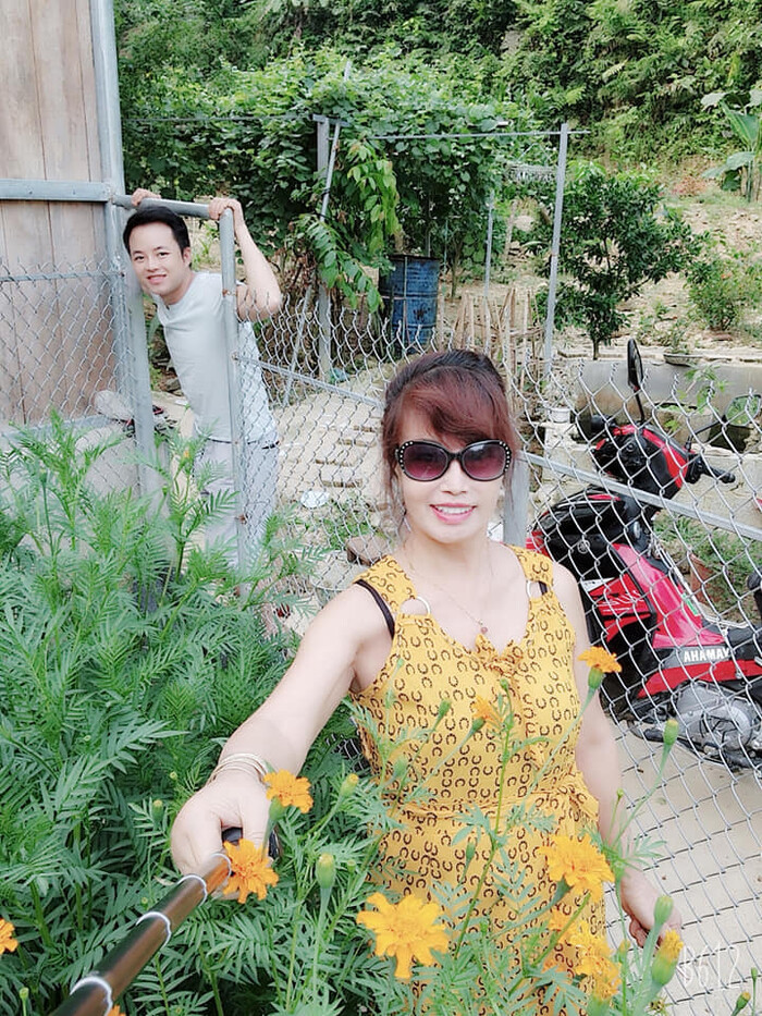 Cuộc sống hôn nhân êm đềm của 'cô dâu 62 tuổi' Thu Sao và chồng trẻ hiện tại
