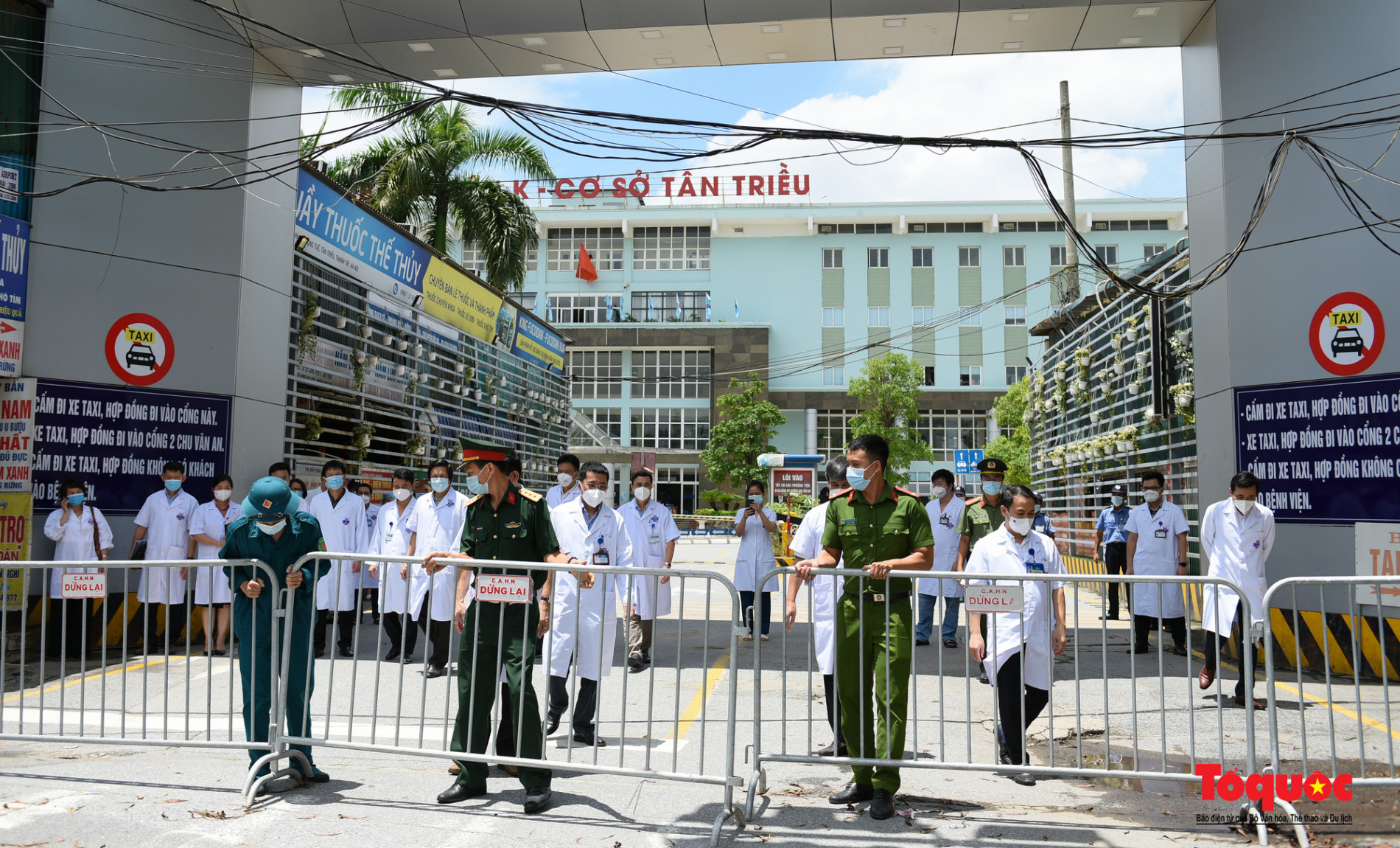 Hà Nội: Chính thức kết thúc cách ly y tế Bệnh viện K Tân Triều - Ảnh 3.