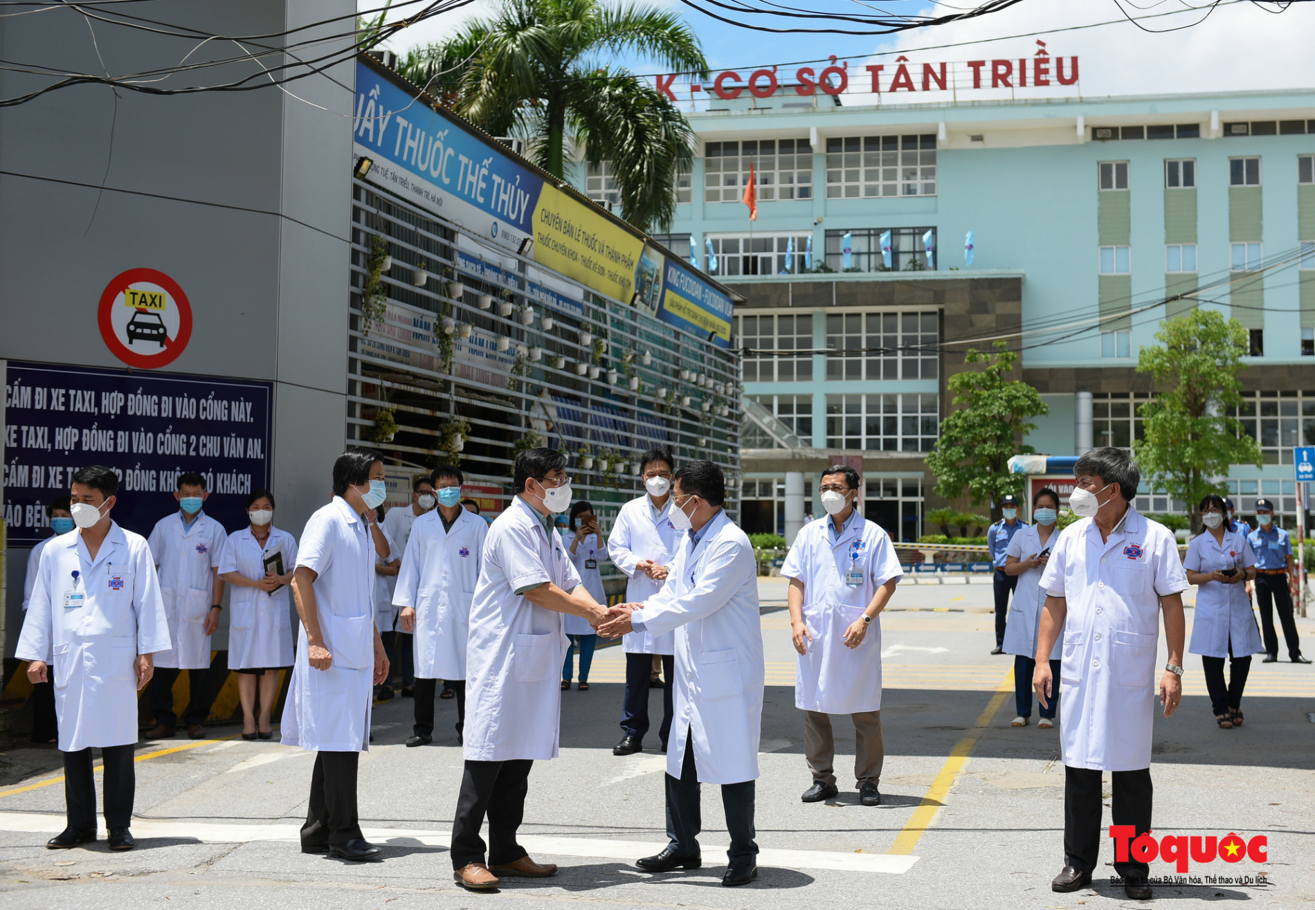 Hà Nội: Chính thức kết thúc cách ly y tế Bệnh viện K Tân Triều - Ảnh 5.