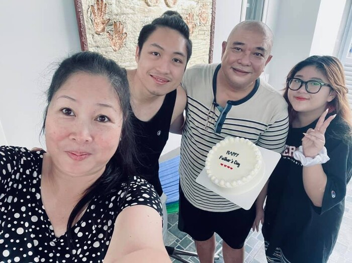 NS Hồng Vân đăng ảnh bên gia đình sau lùm xùm, netizen chỉ chú ý đến chàng 'quý tử' điển trai