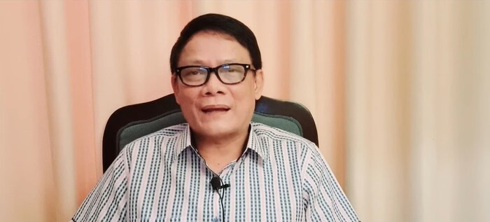 Bị công kích vì nhắc Hoài Linh và Trấn Thành chuyện từ thiện, NS Tấn Hoàng lên tiếng xin lỗi đàn em