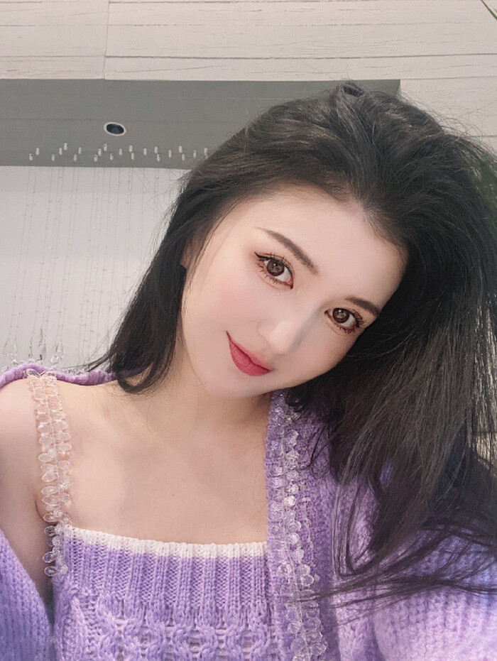 Hot girl 33 tuổi qua đời trong đau đớn sau 2 tháng hút mỡ, nâng ngực