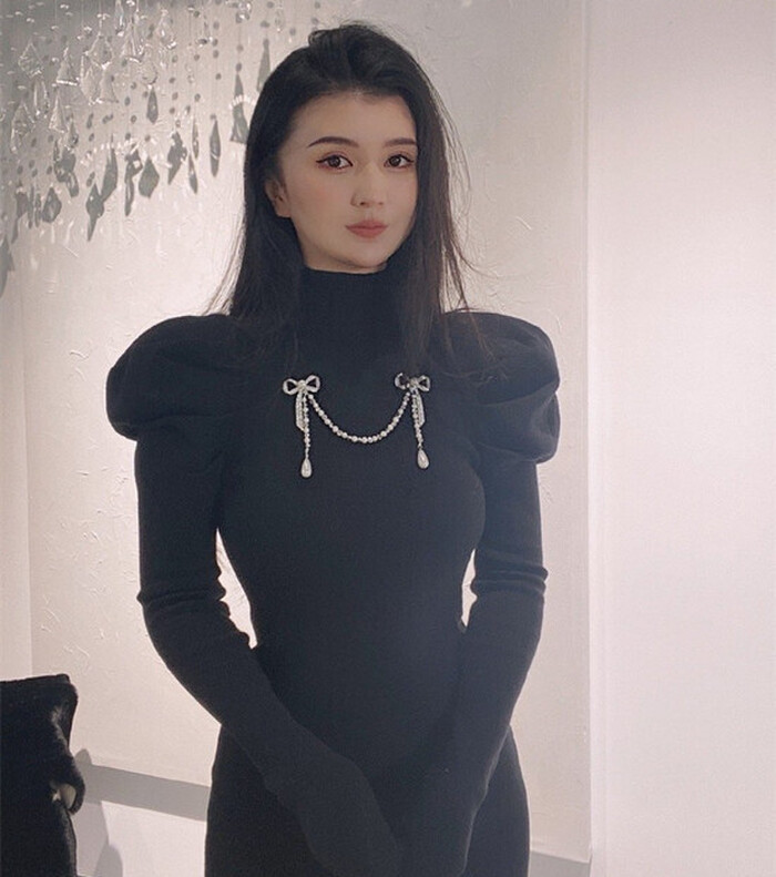 Hot girl 33 tuổi qua đời trong đau đớn sau 2 tháng hút mỡ, nâng ngực