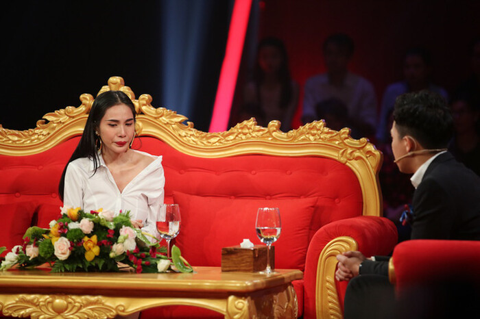 Thủy Tiên bị tố nói dối: Từng kể khổ tuổi thơ như 'địa ngục', giờ lại khoe 12 tuổi sống ở nhà 3 tầng? Ảnh 3