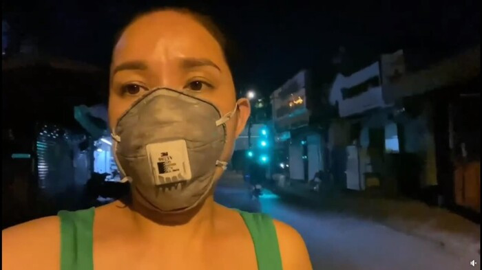 Cát Tường chuẩn bị cả xấp phong bì hỗ trợ người nghèo, 'dằn mặt' netizen tố nghệ sĩ không lo chống dịch