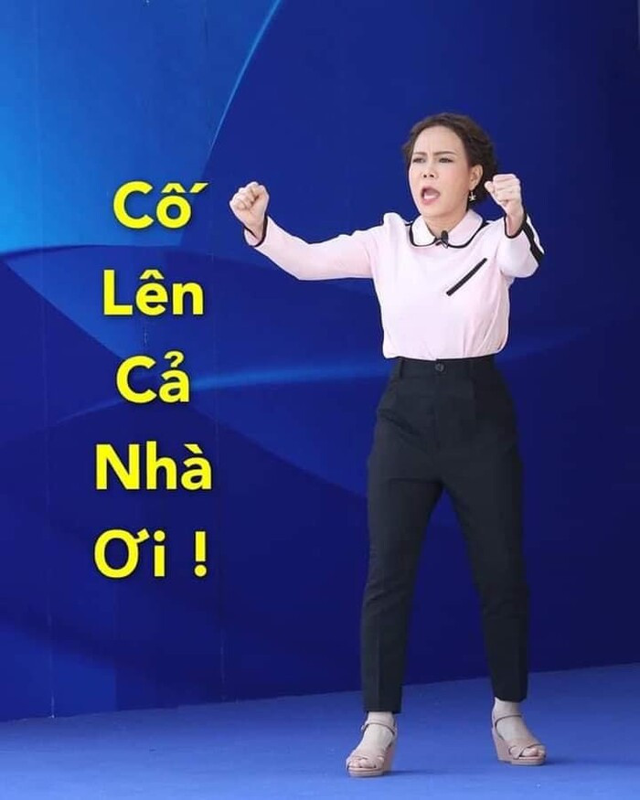 Đang làm từ thiện Việt Hương phải 'nghỉ tu 5 phút' để đáp trả người trách móc mình