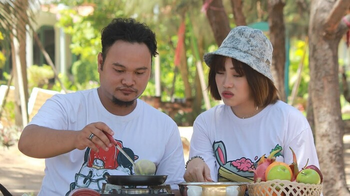 Hậu tuyên bố ly hôn, Lương Minh Trang đăng story ẩn ý giữa đêm: 'Lúc cần nhất thì không thấy đâu'