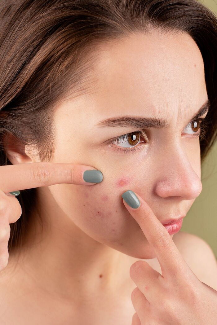 Làm đẹp mùa giãn cách: Chăm sóc da bằng nước đá ngay tại nhà