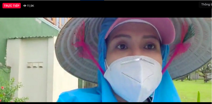 Chồng đội mưa khiêng áo quan, Việt Hương xót xa: Ở Mỹ làm thầy giáo ngon lành, giờ khuân vác thấy thương