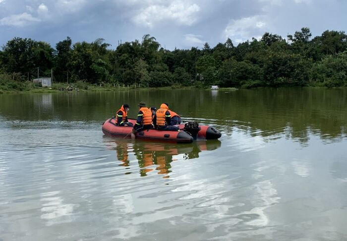 Phát hiện thi thể người phụ nữ mang thai tháng thứ 8 dưới hồ Ông Giám Ảnh 1