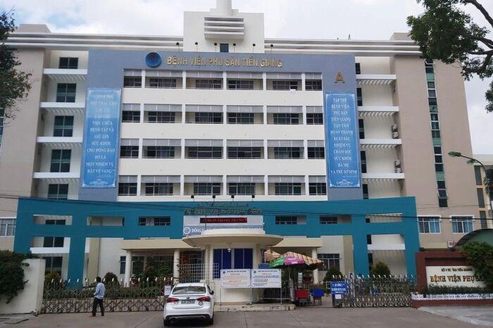 Sản phụ nghiện ma túy nhiễm COVID-19 bỏ con mới sinh, trèo tường rào trốn khỏi bệnh viện