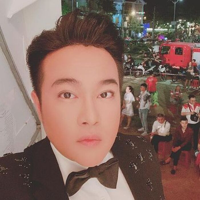Ca sĩ Minh Quân dùng từ ngữ tục tĩu đáp trả khi bị khán giả yêu cầu 'bớt làm trò, văn minh lên'
