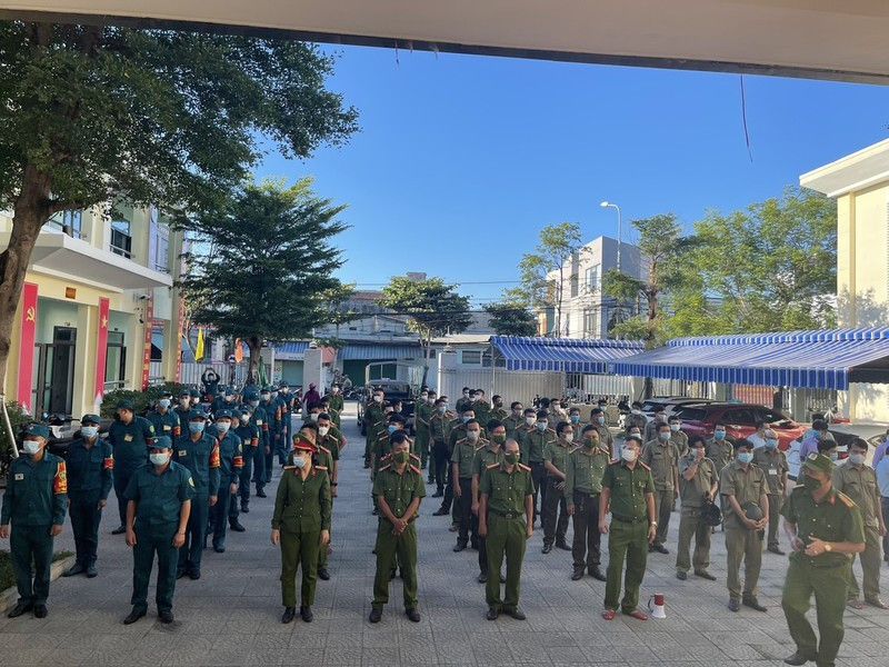 200 tổ tuần tra của CA Đà Nẵng ra quân giám sát việc 'ai ở đâu ở đó'