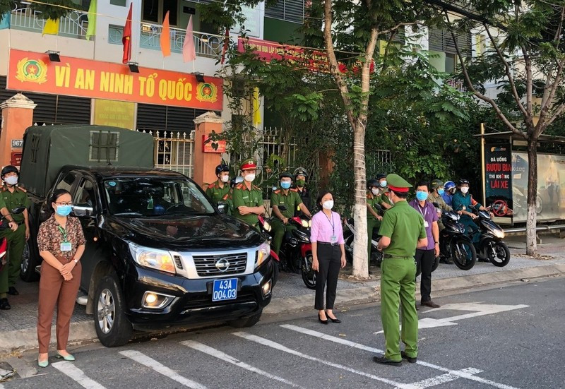 200 tổ tuần tra của CA Đà Nẵng ra quân giám sát việc 'ai ở đâu ở đó'