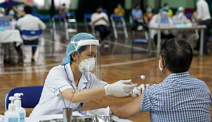 Quá thời hạn tiêm mũi 2 có giảm hiệu quả của vaccine COVID-19?