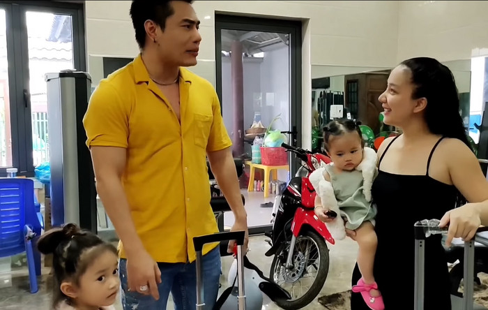 Lê Dương Bảo Lâm 'tay xách nách mang' cả gia đình lên Sapa du lịch, sự thật khiến dân mạng 'bật ngửa'