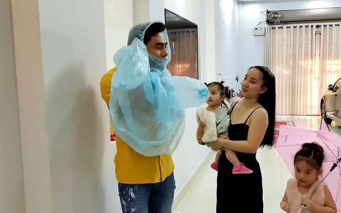Lê Dương Bảo Lâm 'tay xách nách mang' cả gia đình lên Sapa du lịch, sự thật khiến dân mạng 'bật ngửa'