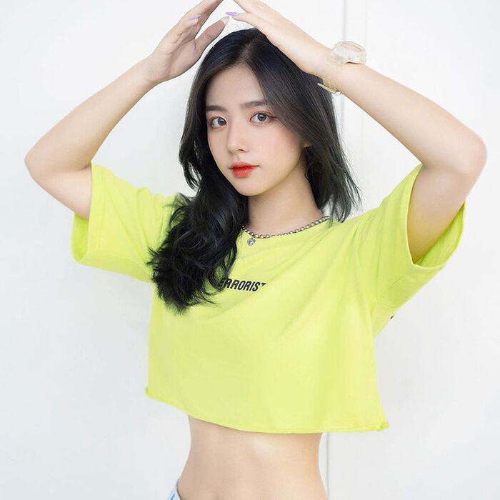 'Hotgirl ảnh thẻ' mở diễn đàn trả lời chuyện trinh tiết 18+: 'Cái màng 1 cm không có ý nghĩa'