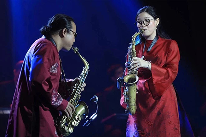 Con gái NS saxophone Trần Mạnh Tuấn đính chính thông tin sai lệch về tình hình sức khỏe của ba