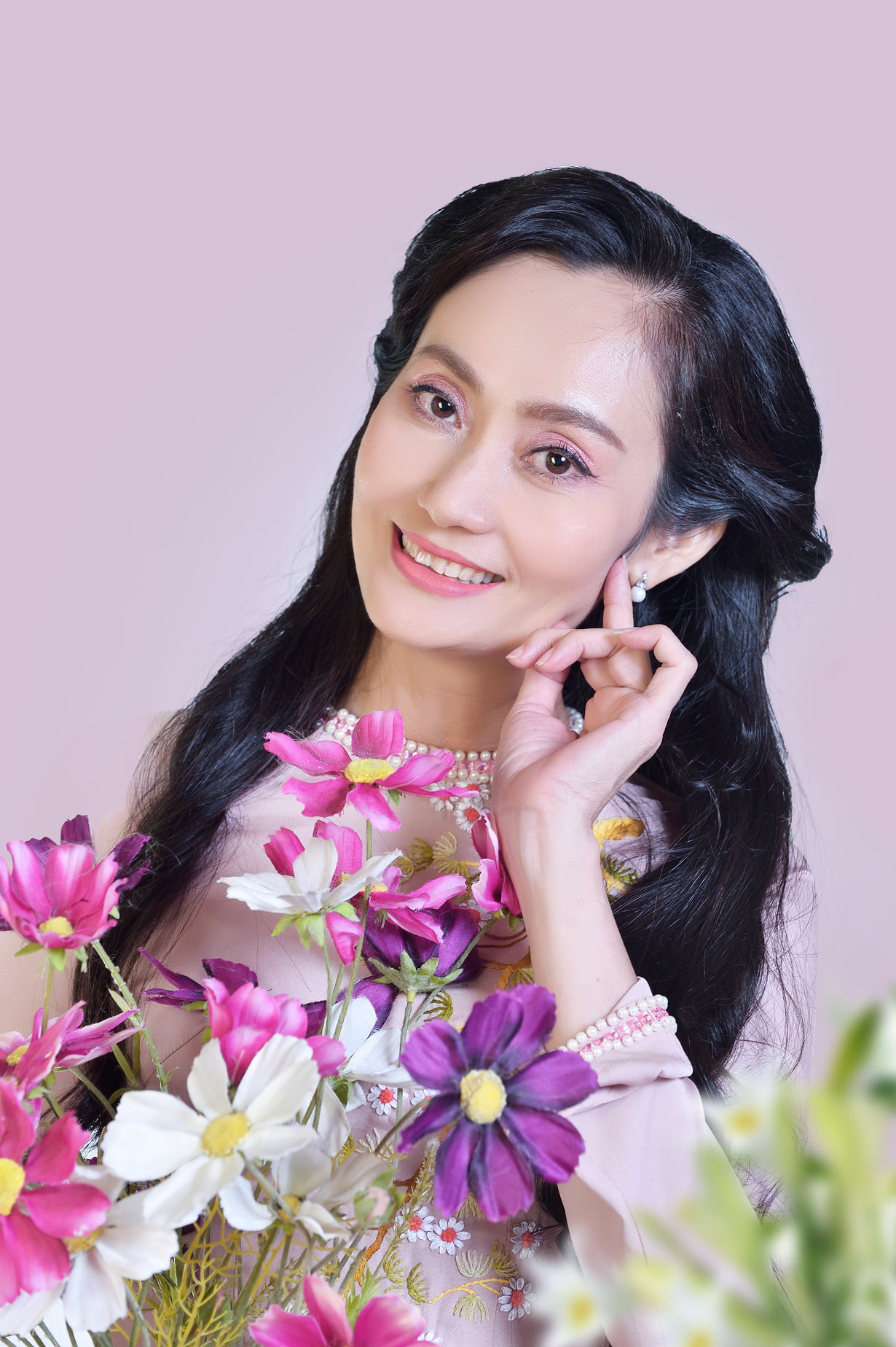 NSƯT Hạnh Thúy: Tôi nói với con, năm 60 tuổi, mẹ sẽ có bồ - Ảnh 1.