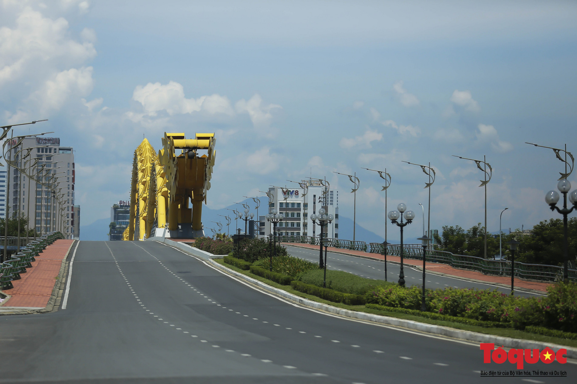 Đà Nẵng vắng bóng người và phương tiện trong những ngày thực hiện "ai ở đâu thì ở đó". Ảnh: Đức Hoàng