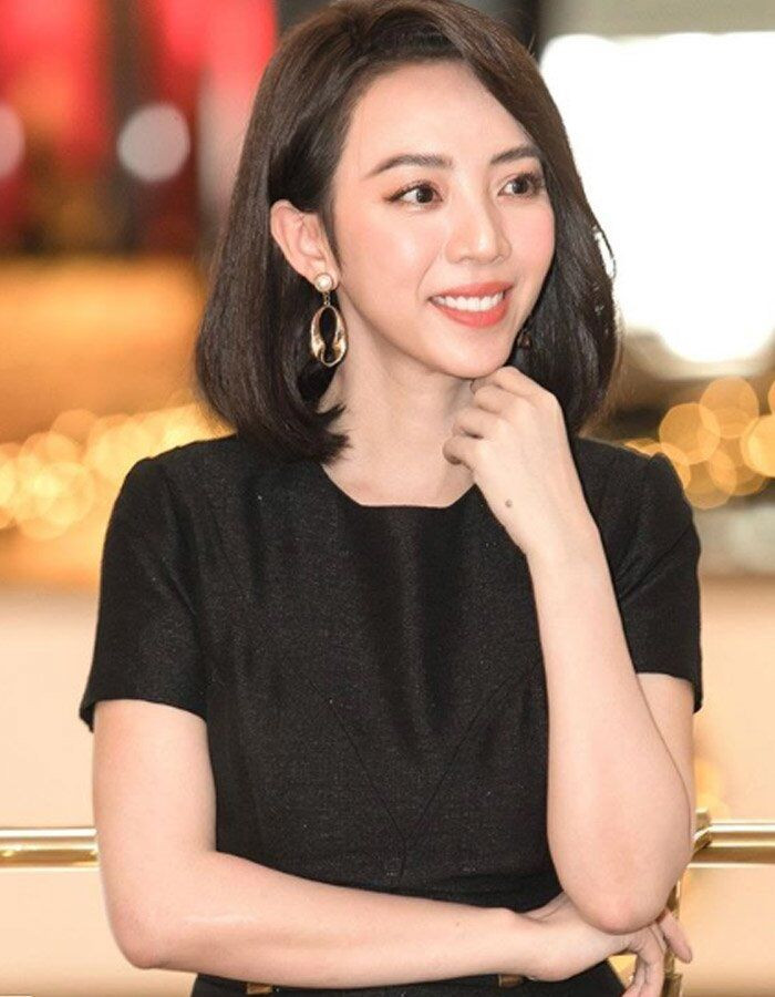 Tiến Luật đăng ảnh 'kết hôn' với đồng nghiệp 'thách thức' bà xã, Thu Trang có động thái ngay và luôn?