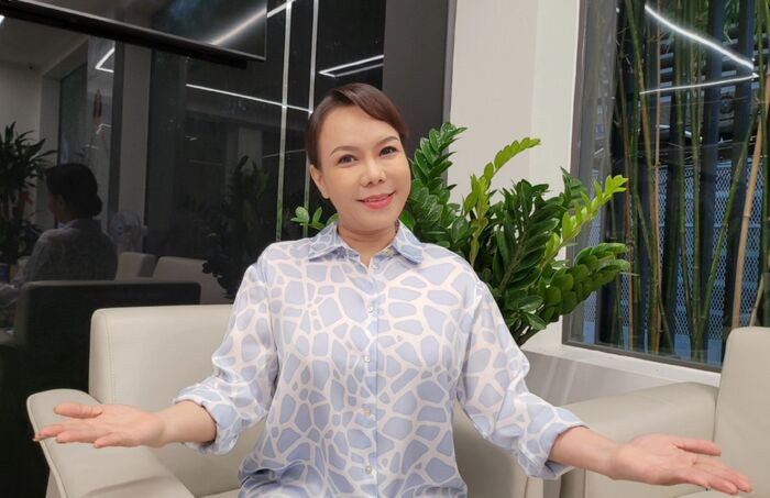 Việt Hương phun sơn bình oxy 'đánh dấu chủ quyền' tránh bị người xấu đem bán