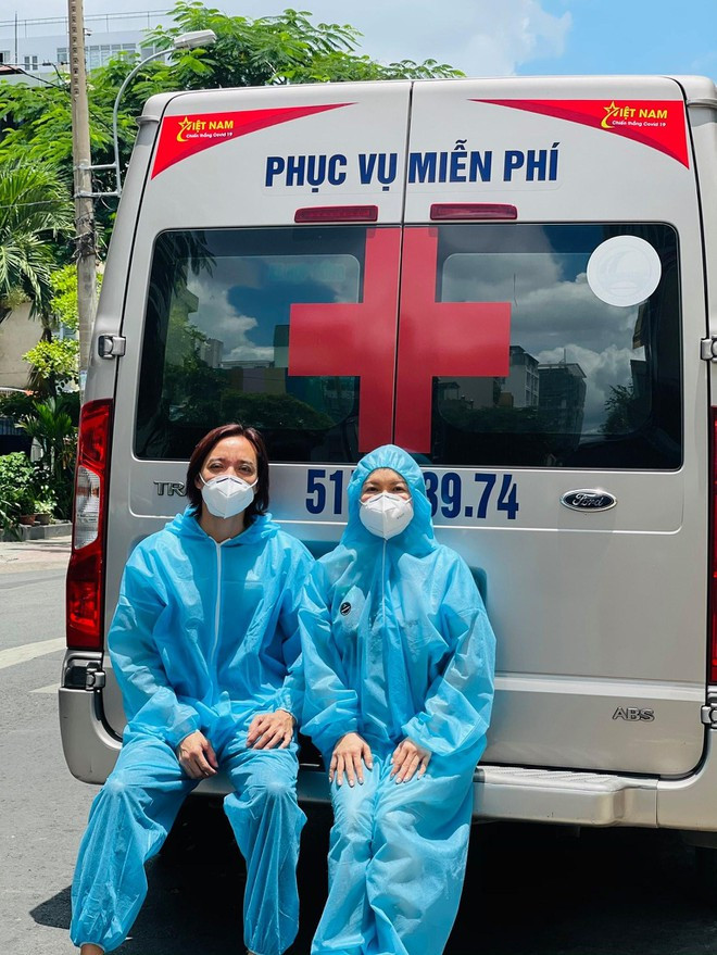 Việt Hương khoe được tặng 1 tấn gạo, đồng thời chỉ cách trị anti-fan 'cực gắt'