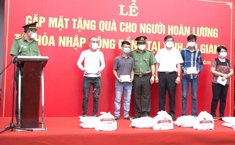 2-hoan-luong-1630572486.jpg