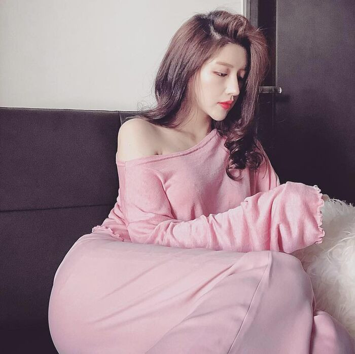 Một nữ diễn viên hoang mang vì ồn ào của Thủy Tiên: 'Lòng tin trước giờ đặt mỗi nơi đó vì con nhà Phật'
