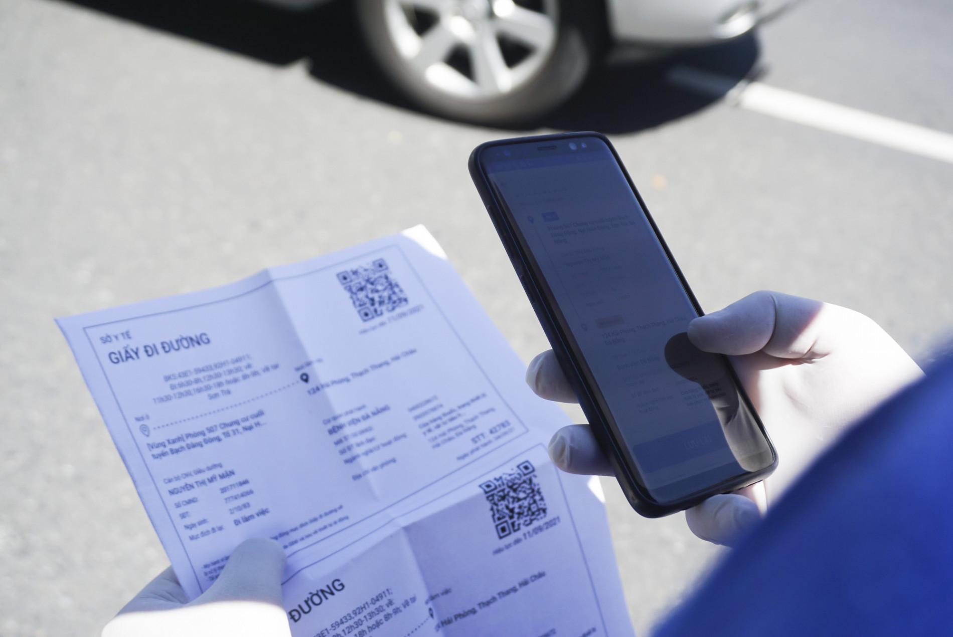 Được cấp Giấy đi đường bằng mã QR Code, người dân Đà Nẵng chỉ mất 5 giây để qua chốt kiểm soát - Ảnh 4.
