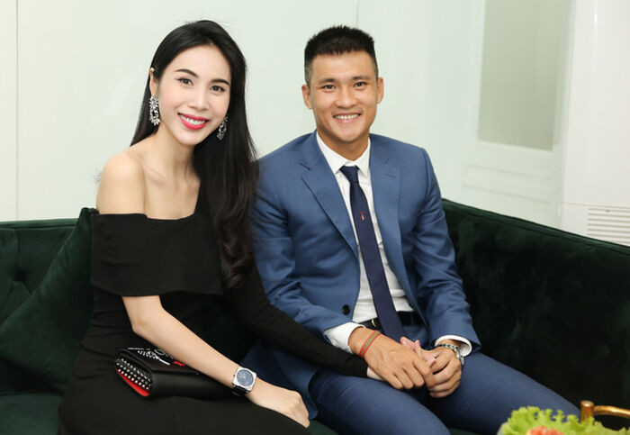 Thủy Tiên quyên góp tiền từ thiện gấp gần 20 lần Trấn Thành, sao kê dài bao nhiêu trang giấy mới đủ?