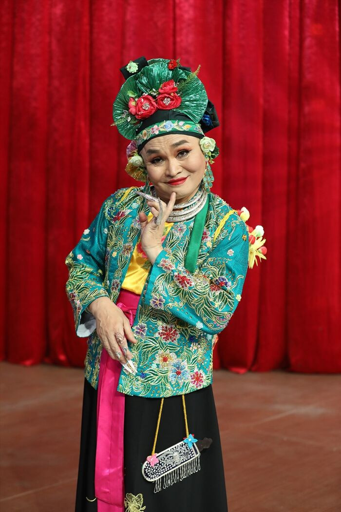 Giữa drama 'sao kê' của đồng nghiệp, NS Xuân Hinh đáp trả vỏn vẹn 3 chữ khi bị hỏi việc đi làm từ thiện
