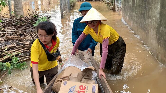 Tranh cãi 'nghệ sĩ không đi từ thiện ai làm', Trang Trần nói: Mệt mỏi, xin dừng để sống cho gia đình'