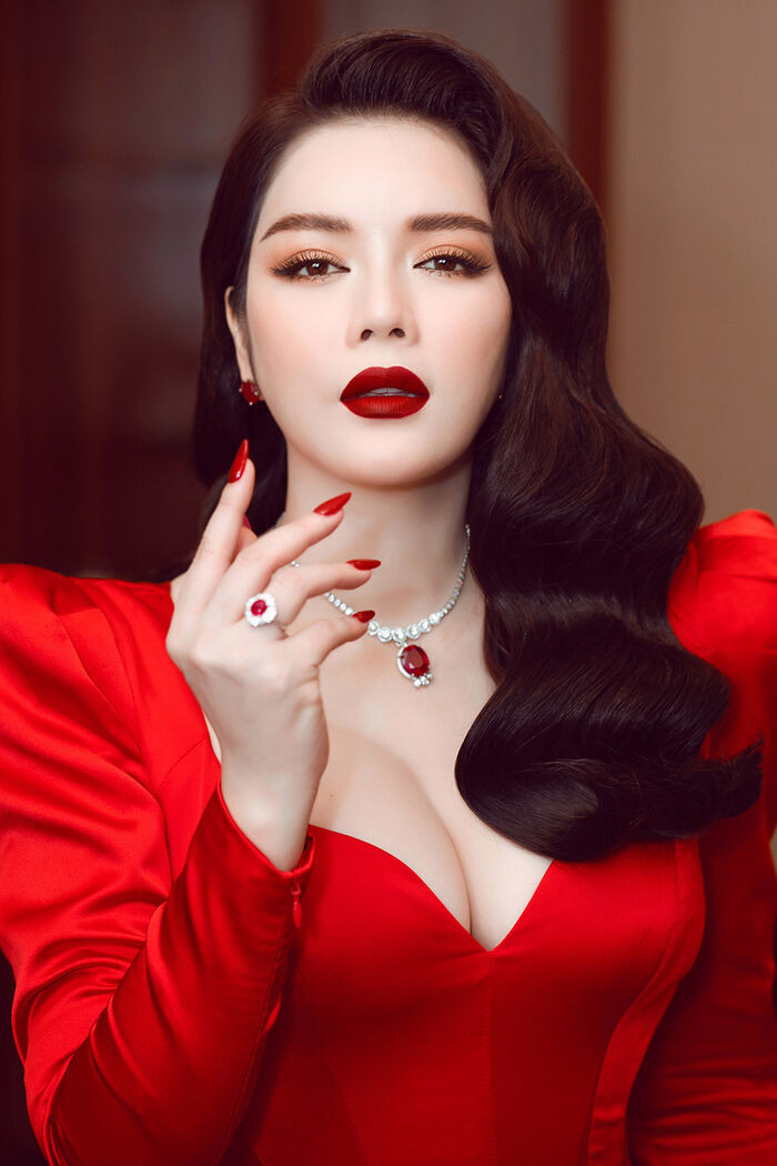 Lý Nhã Kỳ chốt 'một câu xanh rờn' khi bị mỉa mai 'già rồi không chịu lấy chồng đi'