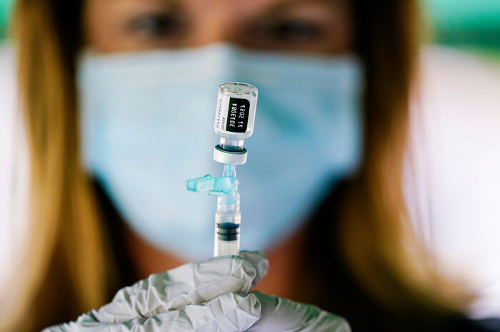 Tổng thống Mỹ bị kiện vì bắt người dân tiêm vaccine Covid-19