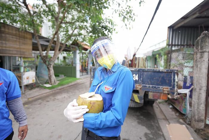 H'Hen Niê trở thành đại sứ của chương trình 'Triệu túi an sinh'