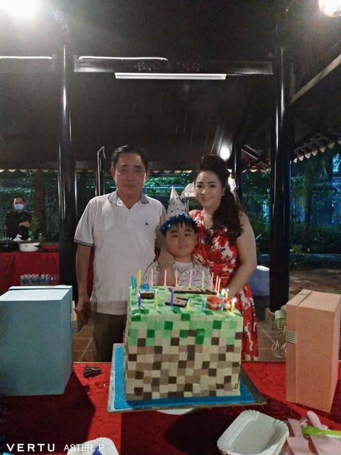 Bà Phương Hằng tung ảnh đón sinh nhật 'ông chủ nhỏ' Đại Nam
