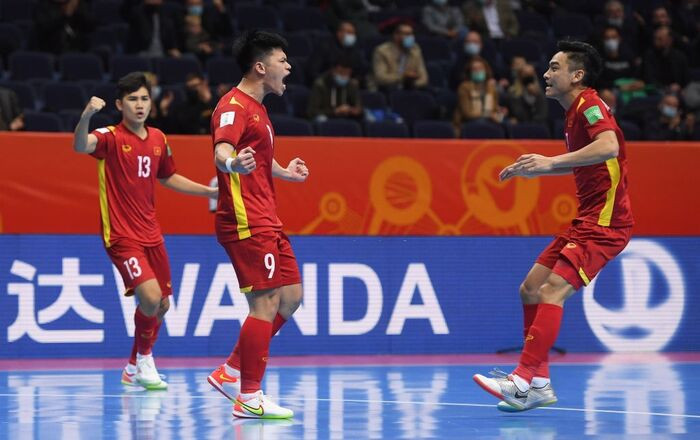 HLV Phạm Minh Giang của tuyển futsal Việt Nam nhiễm Covid-19