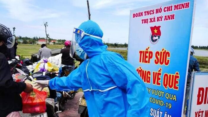 Nam thanh niên tình nguyện trực chốt kiểm dịch gặp tai nạn tử vong trên đường về nhà trong đêm mưa lớn Ảnh 1